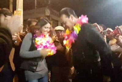 Así bailan Barrales y Zepeda al ritmo de la tambora en Tláhuac