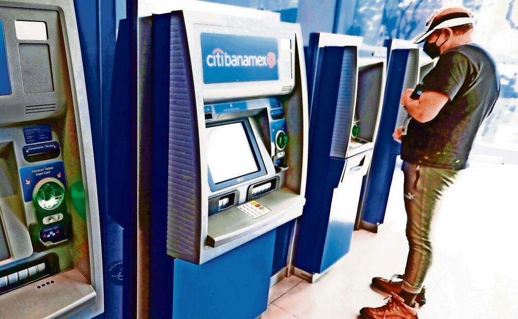 En México, se cerraron casi mil oficinas bancarias y contabilizó 11 mil 838 sucursales al final de 2023. Foto: Archivo | El Universal (30/12/2024)