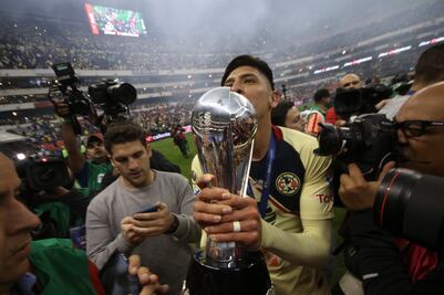 Caos y favoritismo en la zona mixta de la Gran Final