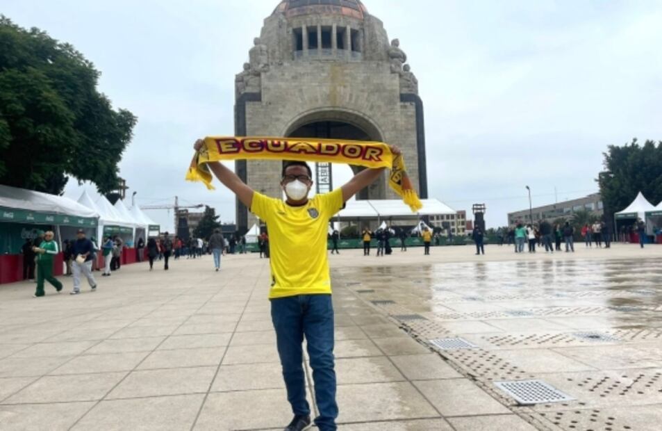 Qatar 2022: Aficionados llegan al Monumento a la Revolución para ver el primer partido del mundial