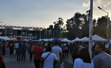 Arriban fans de Maroon 5 a concierto en el Foro Sol