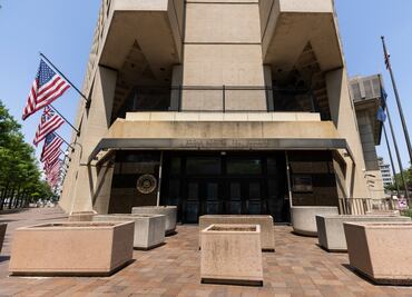 FBI decide cerrar su histórica sede en Washington; repartirá a su plantilla en diversas sedes del país