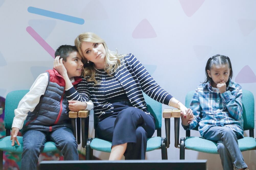 Angélica Rivera de Peña, presidenta del DIF, comentó que médicos, enfermeras, voluntarios y padres de familia han aportado para el desarrollo y progreso del Hospital Infantil de México Federico Gómez. (IVÁN STEPHENS. EL UNIVERSAL)