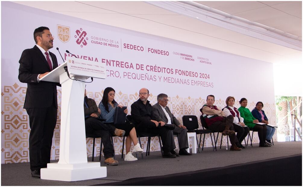 Martí Batres anuncia acuerdo para suspender cuatro trámites administrativos sobre construcciones. Foto: Especial