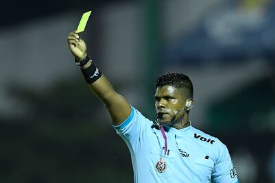 Adalid Maganda regresa, pero desde abajo