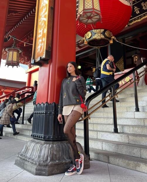 Los looks de Ary Tenorio, novia de Luisito Comunica, en Japón