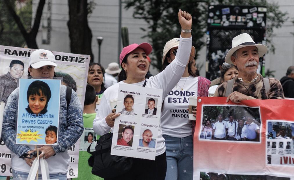 Colectivos de madres buscadoras llevaron a cabo el acto ecuménico en el Monumento a la Madre, para posteriormente marchar en la Ciudad de México, el 10 de mayo de 2025. Foto: Yaretzy M. Osnaya/EL UNIVERSAL