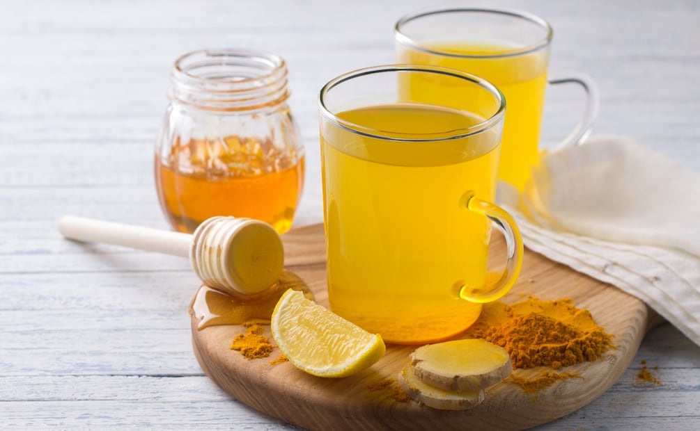Beneficios del cúrcuma con limón. Foto: iStock
