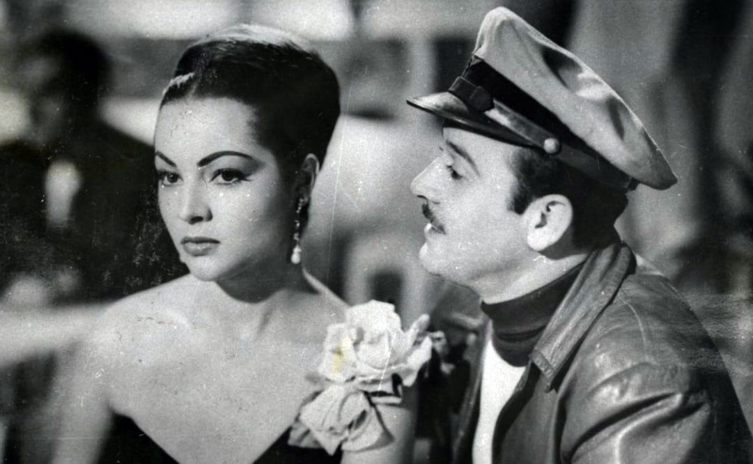 Montiel fue una de las grandes estrellas del cine ibérico durante la mitad del siglo pasado gracias a filmes como “El último cuplé” y “La violetera”, cuyas cintas llenaban los cines nacionales, llegando a trabajar en México de la mano de Pedro Infante en “Ahí viene Martín Corona”.