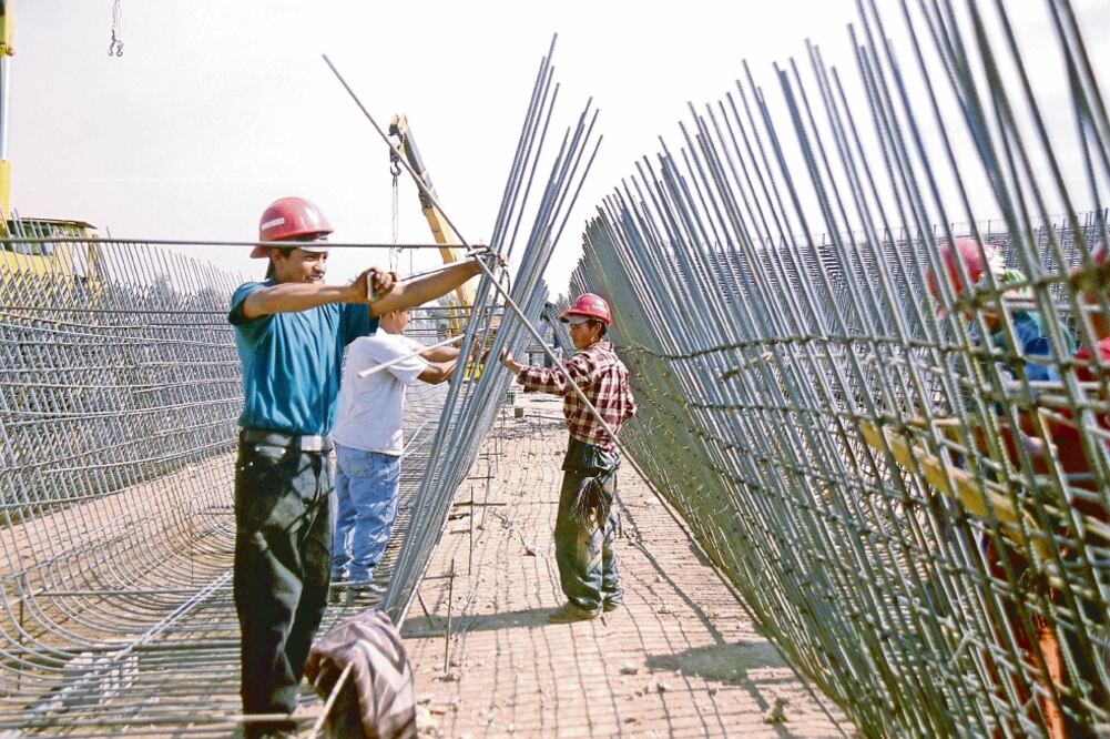 De acuerdo con la CMIC, privilegiar el gasto de inversión ayuda a que la economía del país se afecte menos (ARCHIVO EL UNIVERSAL)