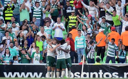 Baja INE propaganda en estadio Corona de Torreón