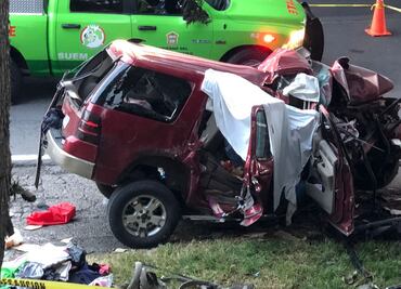 Camión pierde el control y embiste a camioneta en la autopista México-Toluca; hay 4 muertos