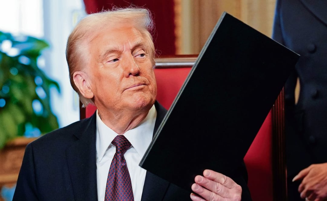 El presidente de EU, Donald Trump, firmó una orden ejecutiva para imponer aranceles recíprocos. Foto: EFE