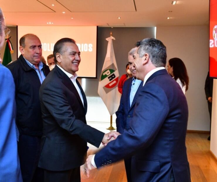 Termina reunión entre Alito y exlíderes del PRI; no hay cambios en la dirigencia nacional