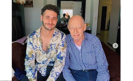 Tunden a Debryanshow por subir videos del sepelio de su padre a sus redes