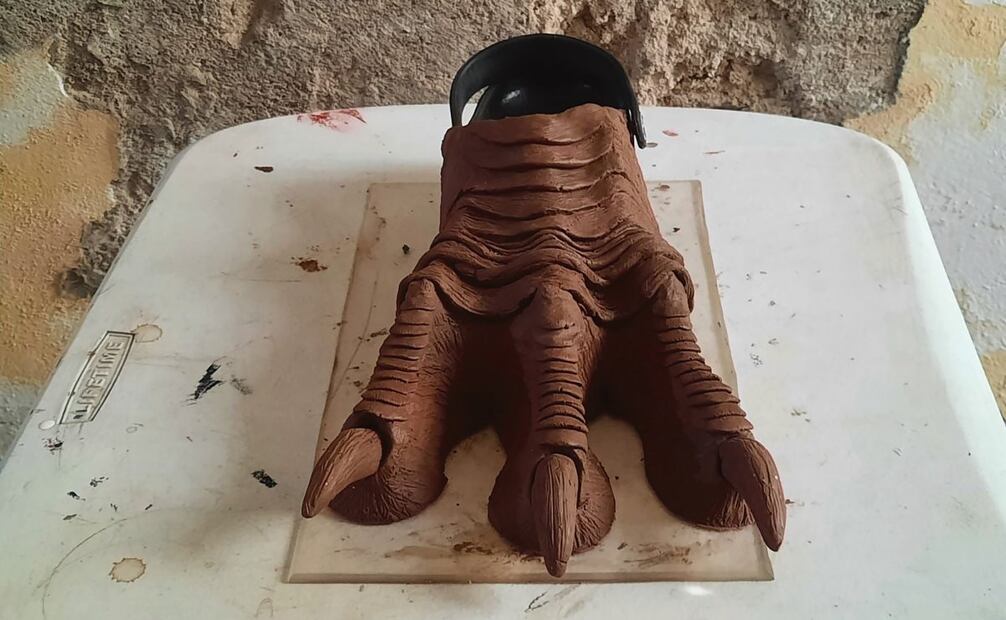 Así se ve la pata de la figura mitológica en pantalla. Foto: WIZ ESTUDIOS