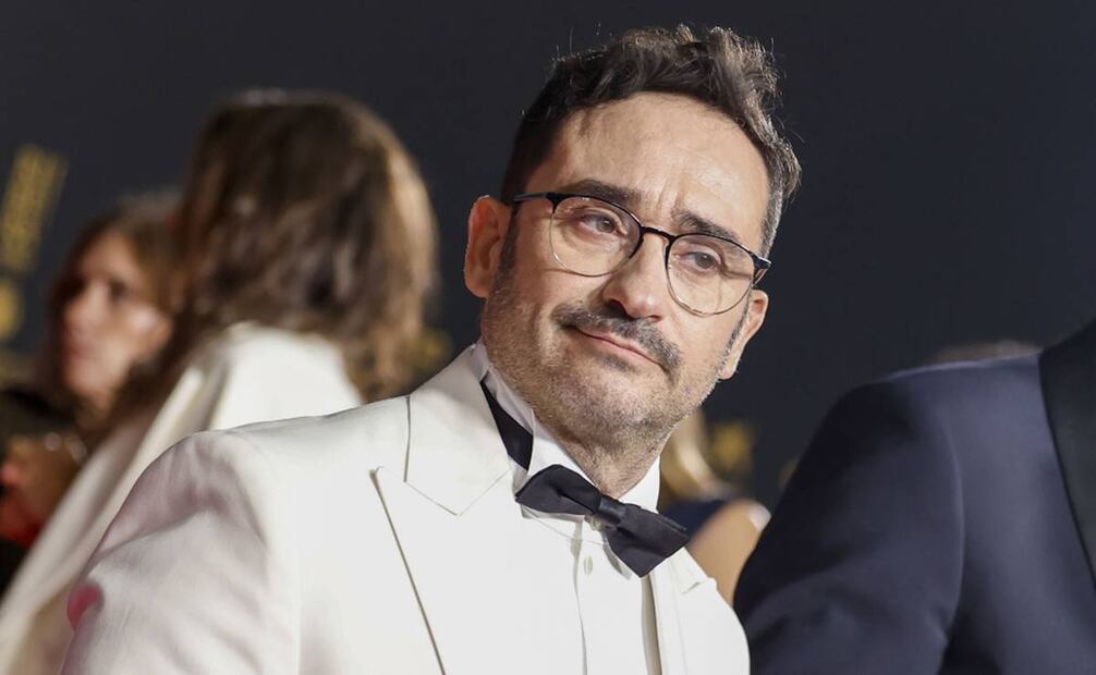 “He visto a la propietaria de un cine emocionarse, creo que necesitamos los directores en general, un cine que sea para llegar a las salas”, dijo Juan Antonio Bayona en su paso por la alfombra roja de los Goya 2024.