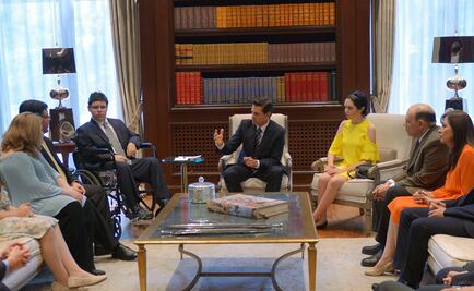 Peña recibe a jóvenes heridos por tiroteo en colegio de NL