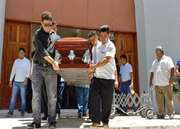 Ofician misa en honor a camarógrafo asesinado en Cancún