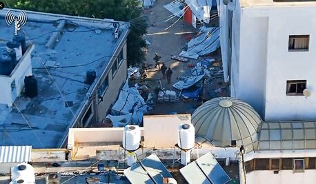 Israel difunde video de presuntos rehenes y un tunel de Hamas bajo el hospital Shifa de Gaza