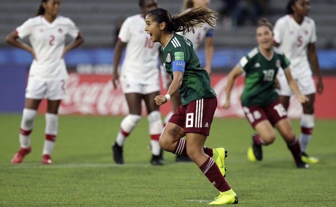 The first hazardous situation came 13 minutes into the game when Natalia Mauleon threw a strong kick in which the ball missed the football goal by a few inches - File photo/AP