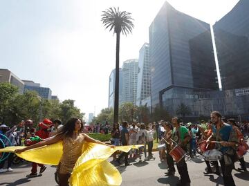 Con homenaje y batucada, capitalinos dan último adiós a la Palma de Reforma