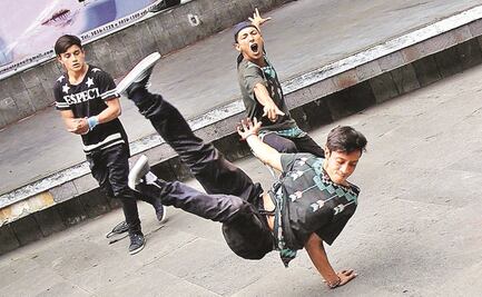 Tras presión cumplen a artistas: les entregan apoyo económico