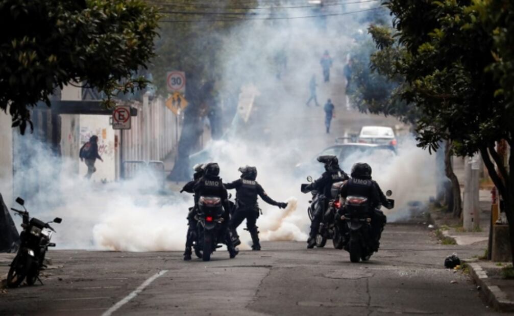 Indígenas marchan hacia Quito en protesta por alza de combustibles