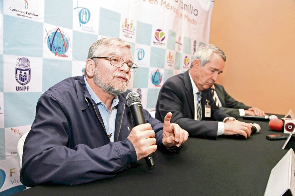 Preocupa a expertos que quienes opinen sobre la protección a la familia sean tachados de intolerantes. En la imagen, marcha en favor de la institución en mayo (JORGE ALVARADO. EL UNIVERSAL)