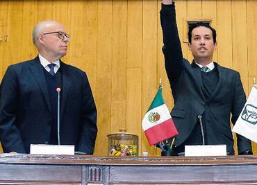 Narro toma protesta a director del IMSS