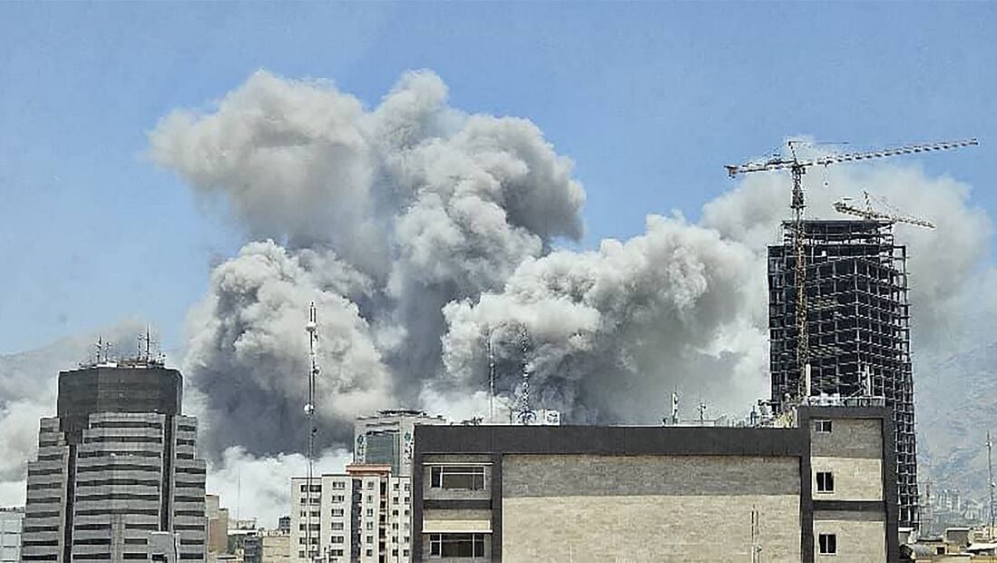 Israel atacó diversos puntos en Irán, incluyendo la prisión de Evin, en Teherán. FOTO: AFP