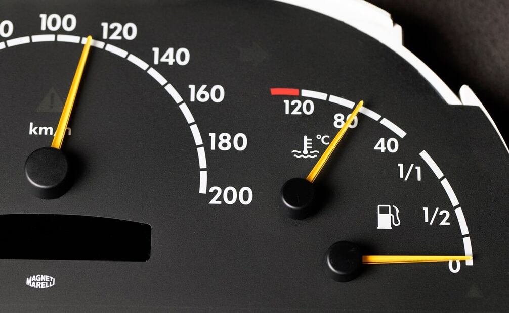 Revisa los niveles de gasolina de tu auto. Foto: Freepik