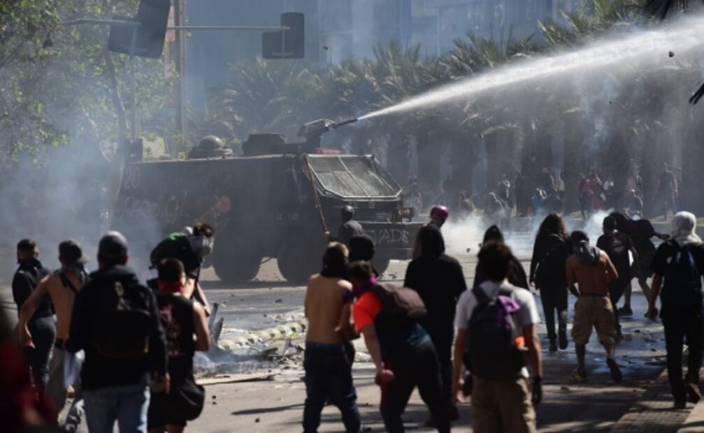Reportan nuevos enfrentamientos en cuarto día de protestas en Chile