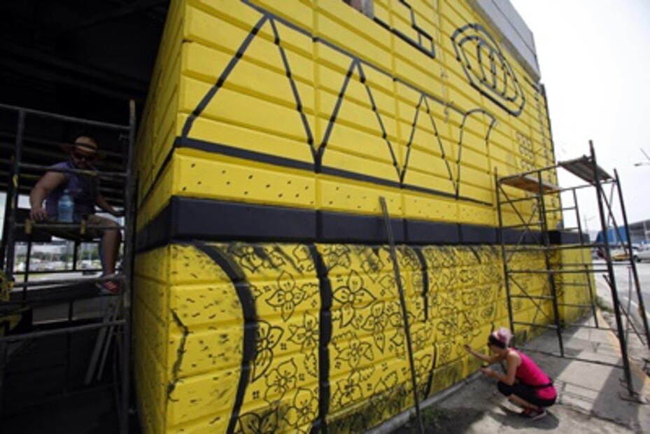 Cambia el gris panorama de su ciudad por arte de colores