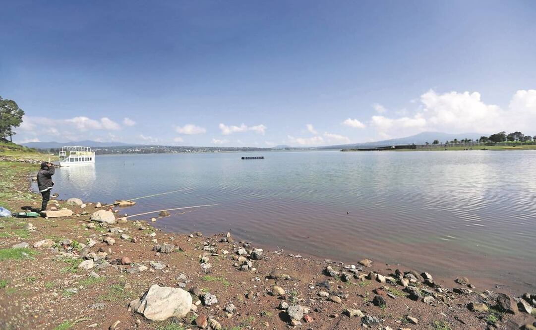 En la presa Villa Victoria desde hace tres años casi no llueve y no se ha recuperado el nivel del agua, dicen pobladores. Foto: Jorge Alvarado/ EL UNIVERSAL