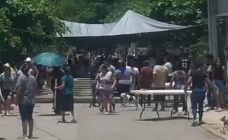 Enfrentamiento entre vecinos deja 10 lesionados en Hidalgo; hay desacuerdo en instalación de un arco de bienvenida