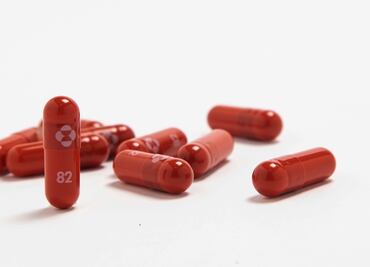OMS da luz verde al molnupiravir, primer tratamiento oral contra el Covid-19