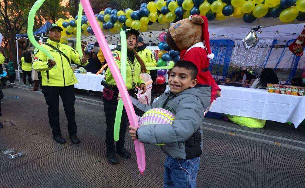 Desfile por el Día del Policía. Foto: Luis Camacho