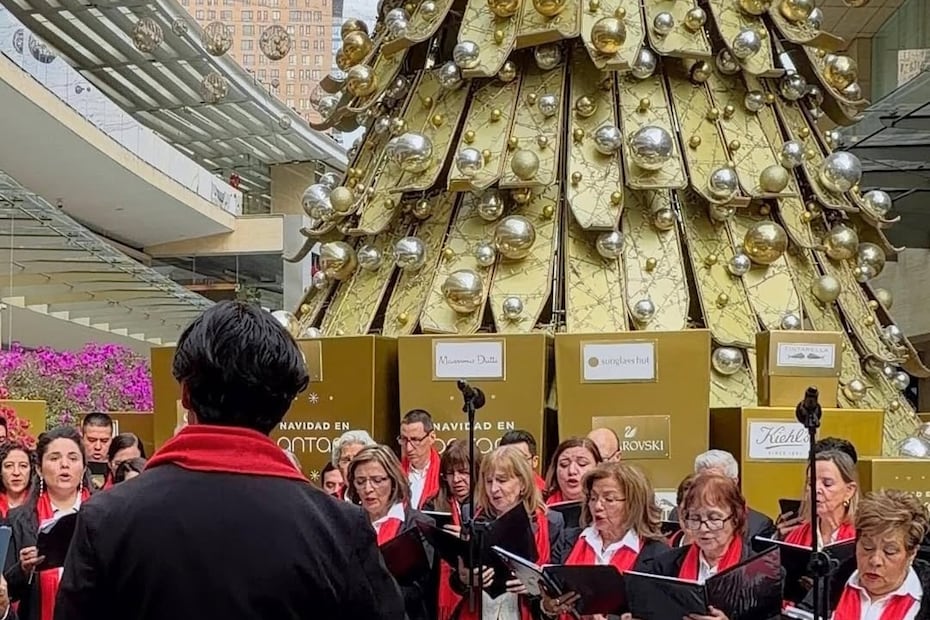La temporada decembrina transforma a la Plaza Antara en un espacio familiar. Foto: Instagram @antara_mx