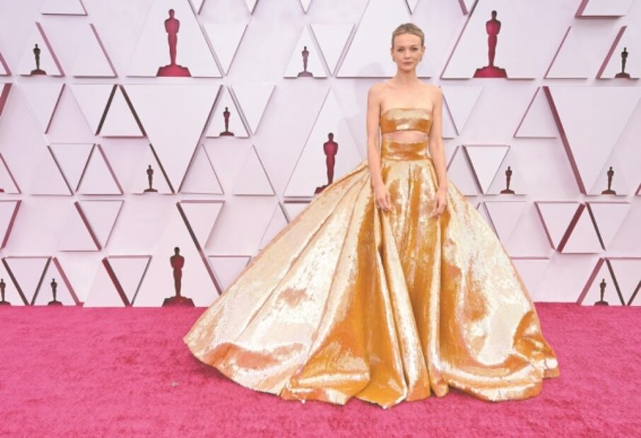 Distancia y elegancia en la alfombra roja de los premios Oscar 2021