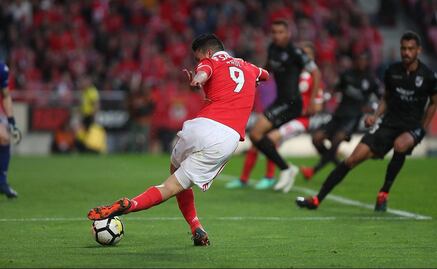 Destacan asistencia de Raúl Jiménez con el Benfica 