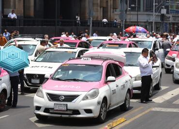Taxistas bloquean la Glorieta de Insurgentes; exigen “borrón y cuenta nueva” en aplicación de fotomultas, esto sabemos