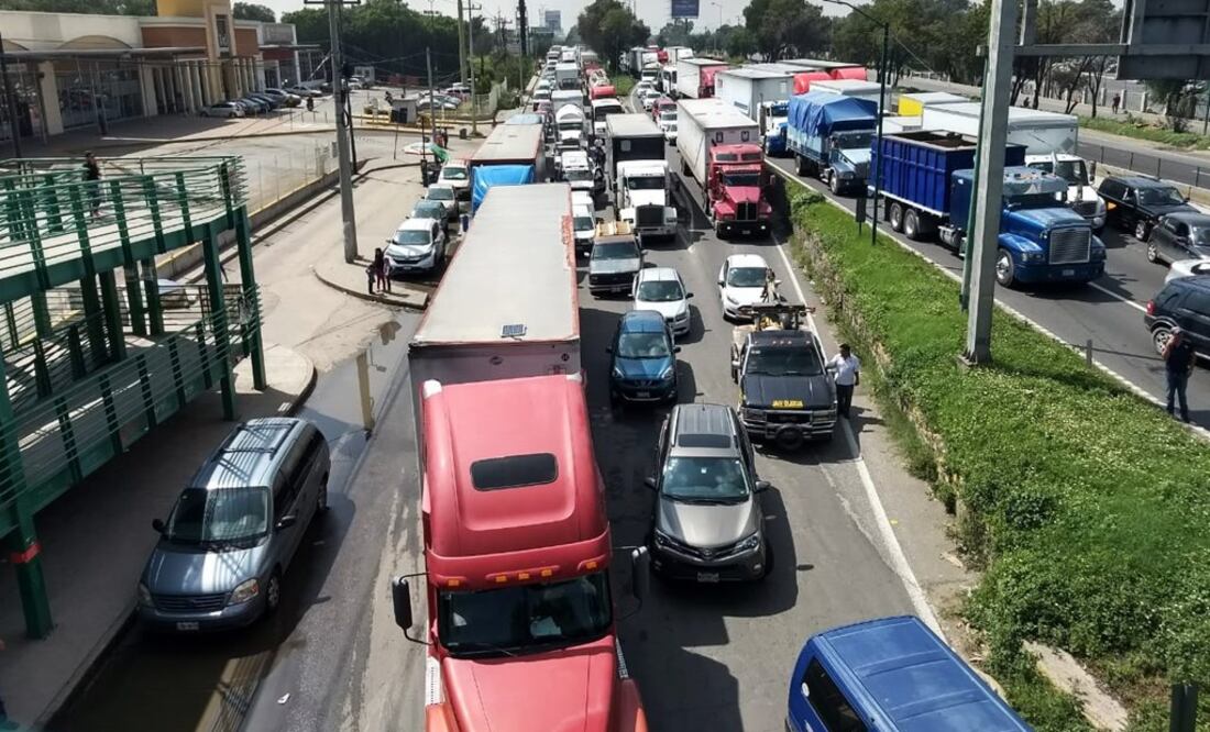 Los inconformes cerraron desde las 10:00 horas de ayer las autopistas México-Querétaro, México-Puebla y México-Pachuca, así como la carretera federal México-Texcoco. Foto: Especial