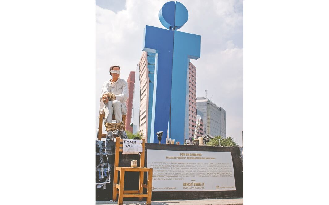 Esta estructura representa a David y Miguel, jóvenes que fueron secuestrados y asesinados en enero de 2012, así como a las demás víctimas de estos delitos. Foto: VALENTE ROSAS