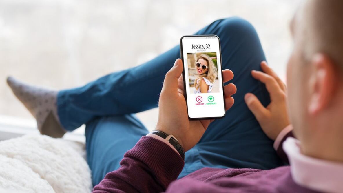 Para algunas personas, estas apps no son solo para encontrar pareja, sino también para socializar. Foto: BBC 