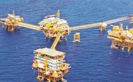 Pemex reporta desplome de 8% en producción de crudo en noviembre