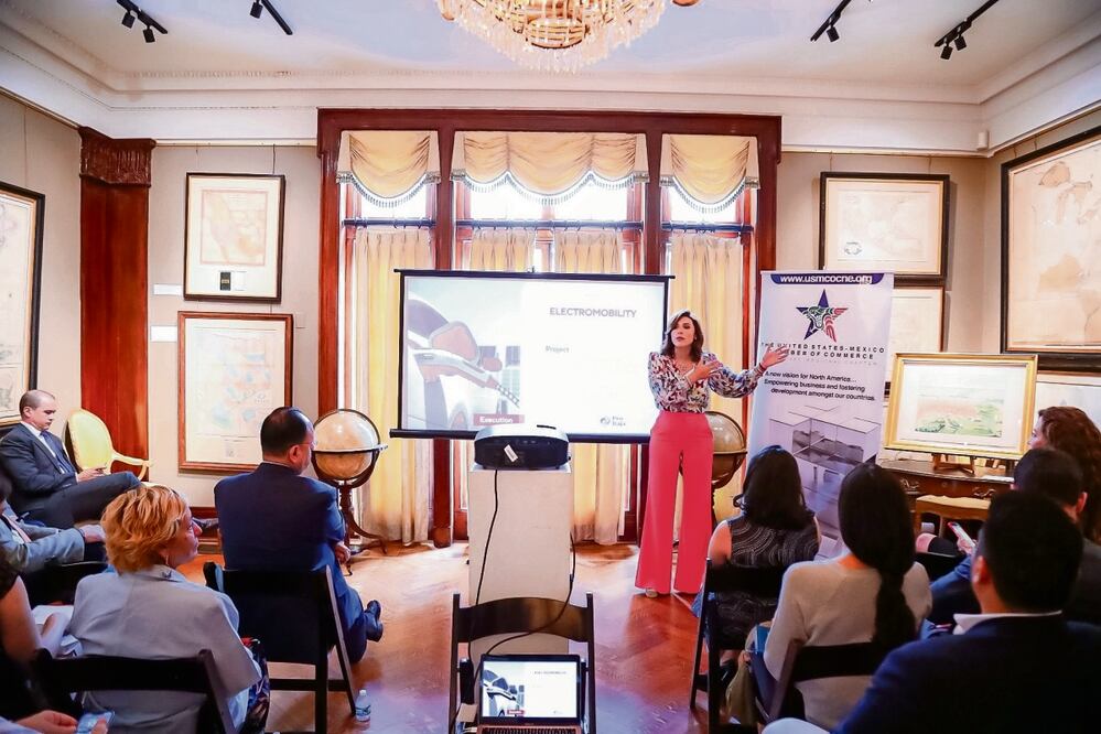 La gobernadora Marina del Pilar Ávila dijo que BC ofrece ventajas a compañías y además cuenta con alta especialización de trabajadores. Foto: Especial