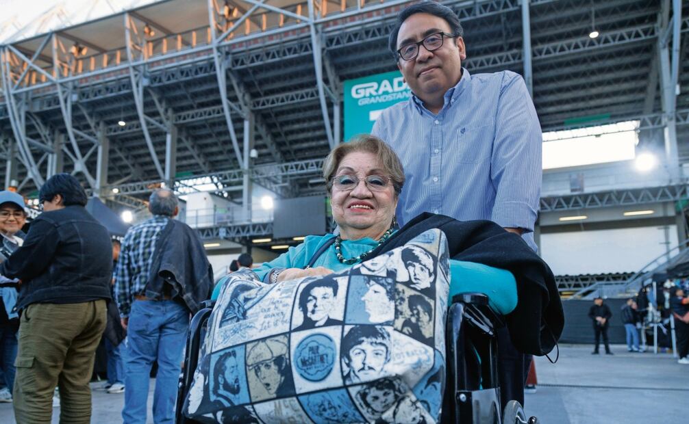 Fans de todas las edades acudieron a
ver el show de su ídolo.Foto: Yaretzy M Osnaya / EL UNIVERSAL