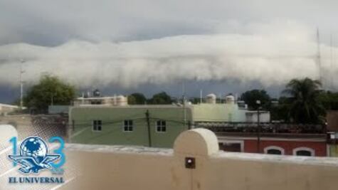 Gran nube sorprende a pobladores de Mérida