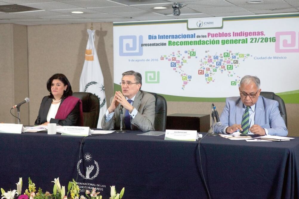 Luis Raúl González, ómbudsman nacional, presentó ayer la recomendación general sobre el derecho a la consulta previa de los pueblos indígenas (CRISTOPHER ROGEL BLANQUET. EL UNIVERSAL)